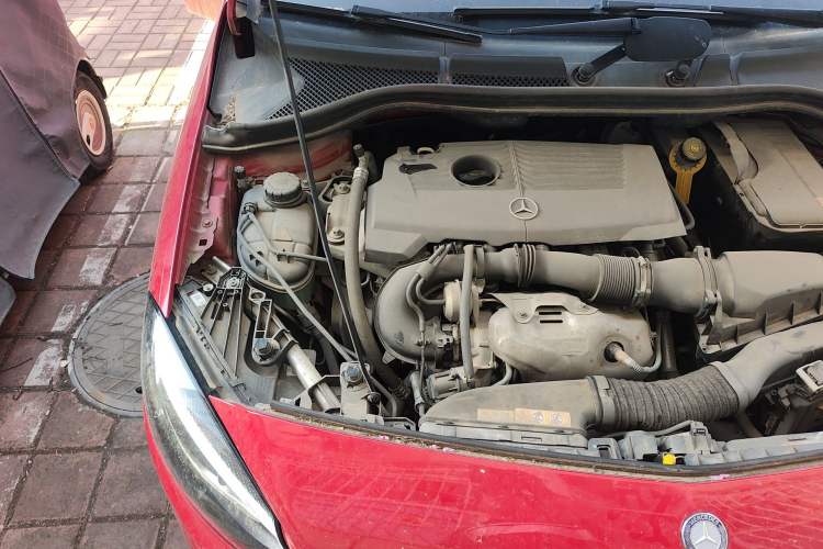 Used Mercedes-Benz B-Class 2015 B 200 Fashion Model Engine Bay Right