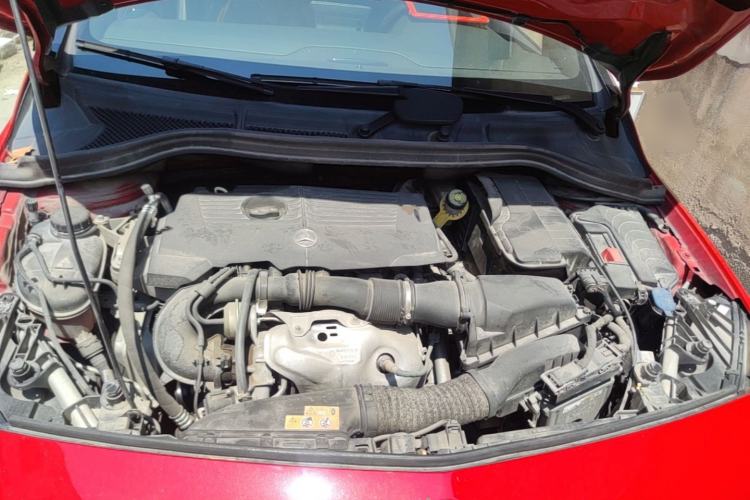 Used Mercedes-Benz B-Class 2015 B 200 Fashion Model Engine Bay