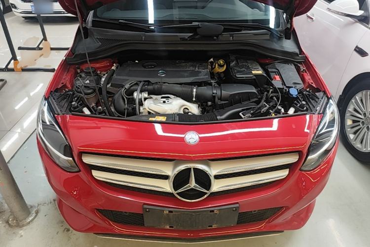 Used Mercedes-Benz B-Class 2015 B 200 Sport Edition Engine Bay