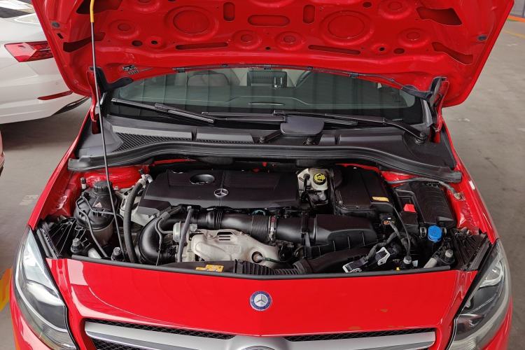 Used Mercedes-Benz B-Class 2015 B 200 Sport Edition Engine Bay