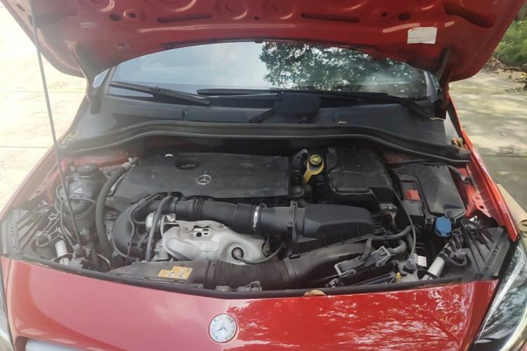 Used Mercedes-Benz B-Class 2015 B 200 Sport Edition Engine Bay