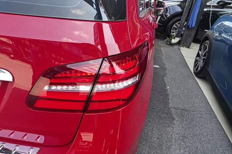Used Mercedes-Benz B-Class 2015 B 200 Fashion Model Exterior 3