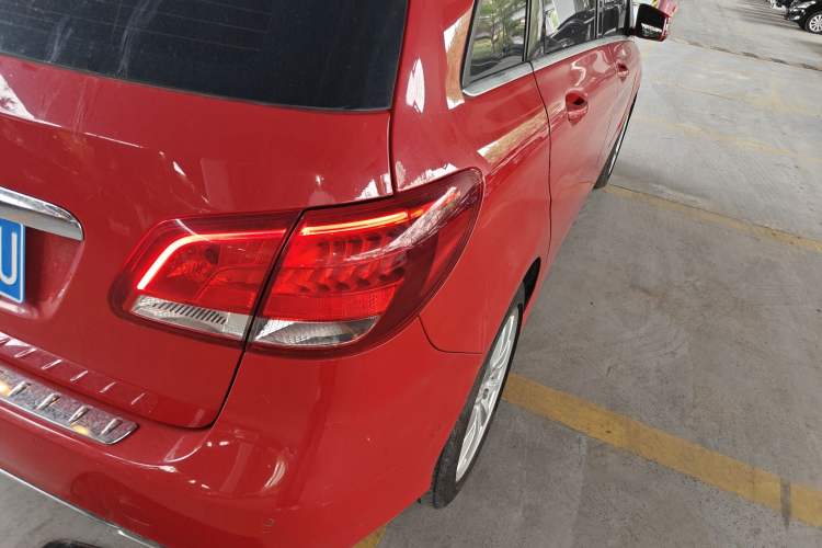 Used Mercedes-Benz B-Class 2015 B 200 Sport Edition Exterior 3