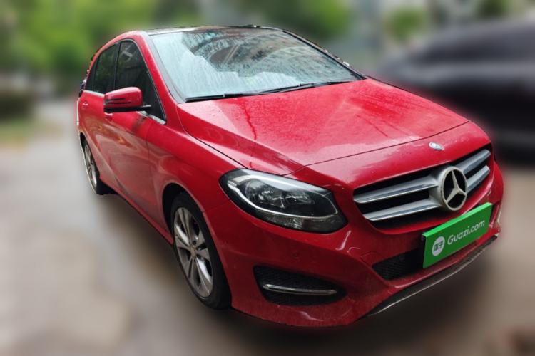 Used Mercedes-Benz B-Class 2015 B 200 Sport Edition Front Right 45 Deg