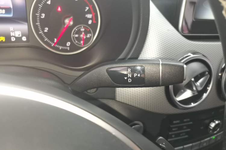 Used Mercedes-Benz B-Class 2015 B 200 Fashion Model Gear Lever