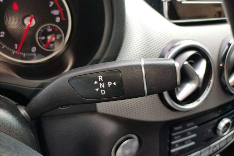 Used Mercedes-Benz B-Class 2015 B 200 Fashion Model Gear Lever