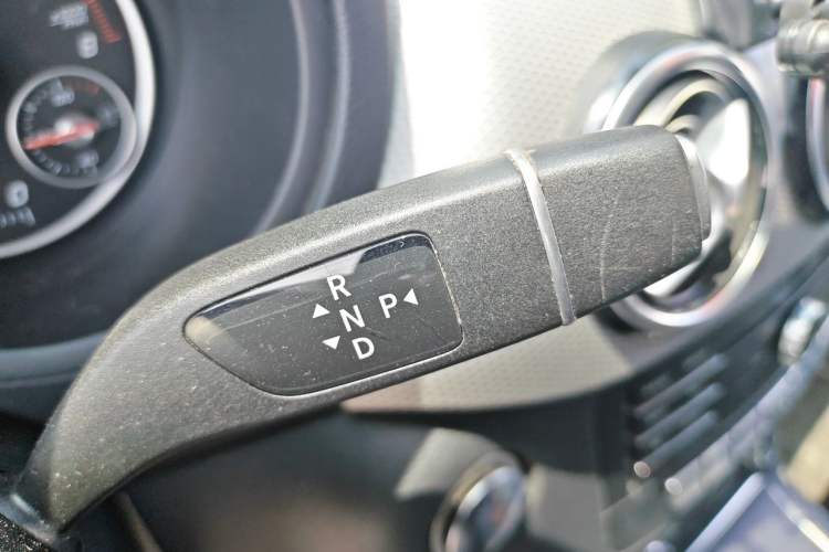 Used Mercedes-Benz B-Class 2015 B 200 Fashion Model Gear Lever