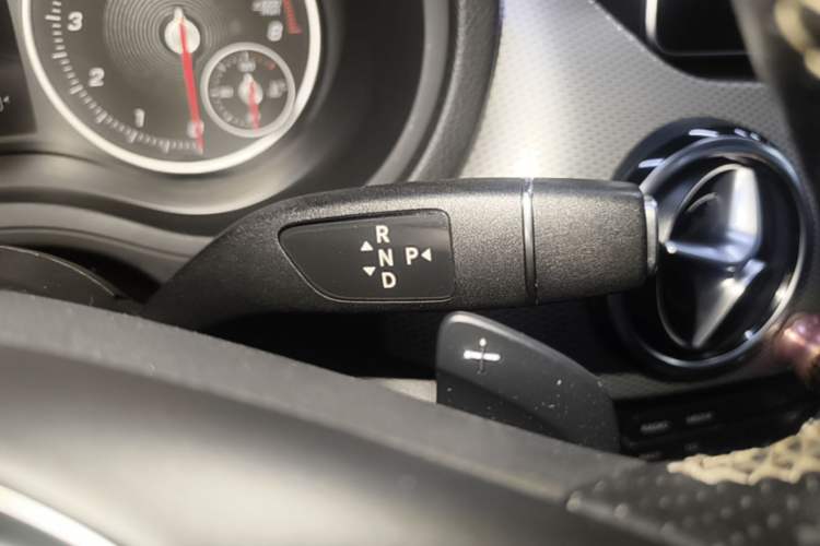 Used Mercedes-Benz B-Class 2015 B 200 Fashion Model Gear Lever