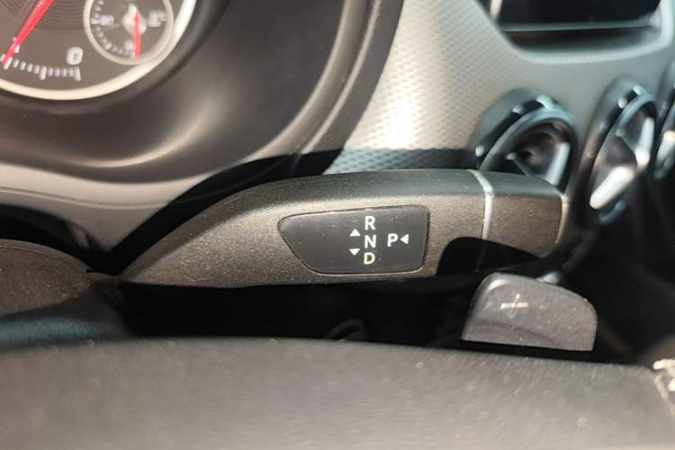 Used Mercedes-Benz B-Class 2015 B 200 Sport Edition Gear Lever