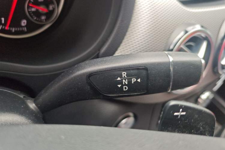 Used Mercedes-Benz B-Class 2015 B 200 Fashion Model Gear Lever