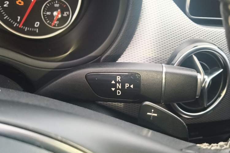 Used Mercedes-Benz B-Class 2015 B 200 Sport Edition Gear Lever