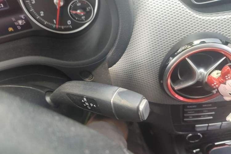 Used Mercedes-Benz B-Class 2015 B 200 Sport Edition Gear Lever