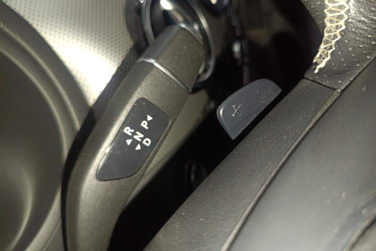 Used Mercedes-Benz B-Class 2015 B 200 Fashion Model Gear Lever