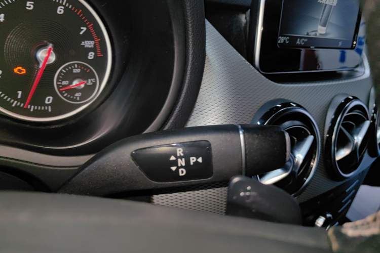 Used Mercedes-Benz B-Class 2015 B 200 Sport Edition Gear Lever