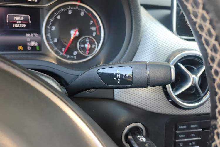 Used Mercedes-Benz B-Class 2015 B 200 Fashion Model Gear Lever