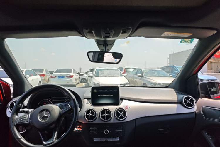 Used Mercedes-Benz B-Class 2015 B 200 Luxury Model Headliner