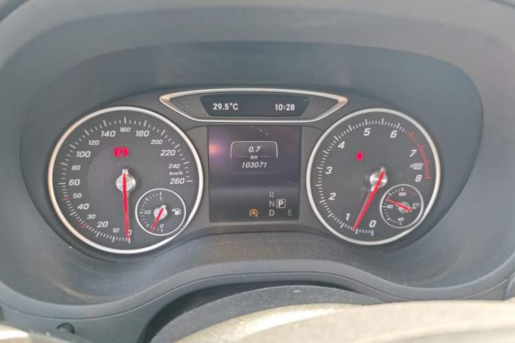 Used Mercedes-Benz B-Class 2015 B 200 Luxury Model Instrument Cluster