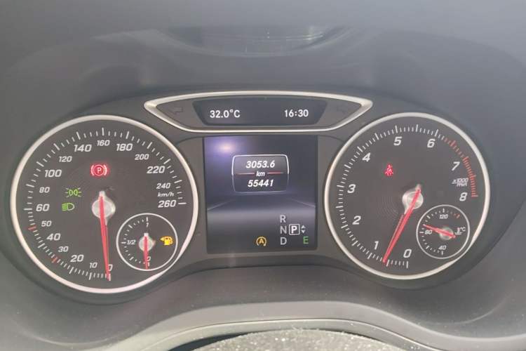 Used Mercedes-Benz B-Class 2015 B 200 Fashion Model Instrument Cluster