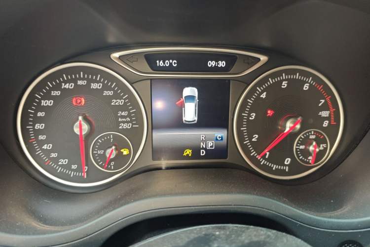 Used Mercedes-Benz B-Class 2015 B 200 Sport Edition Instrument Cluster