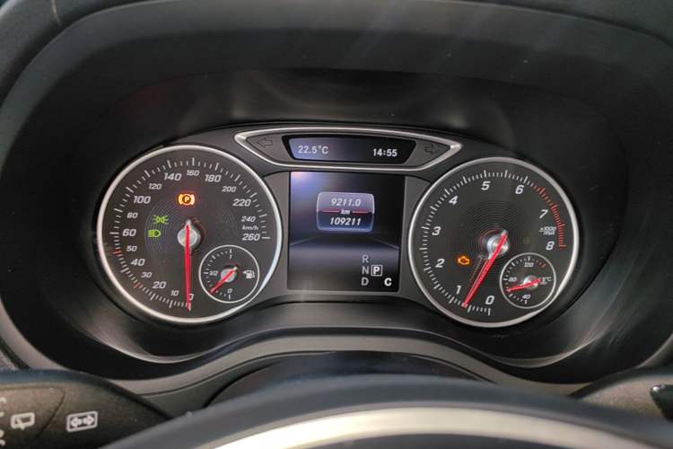 Used Mercedes-Benz B-Class 2015 B 200 Sport Edition Instrument Cluster