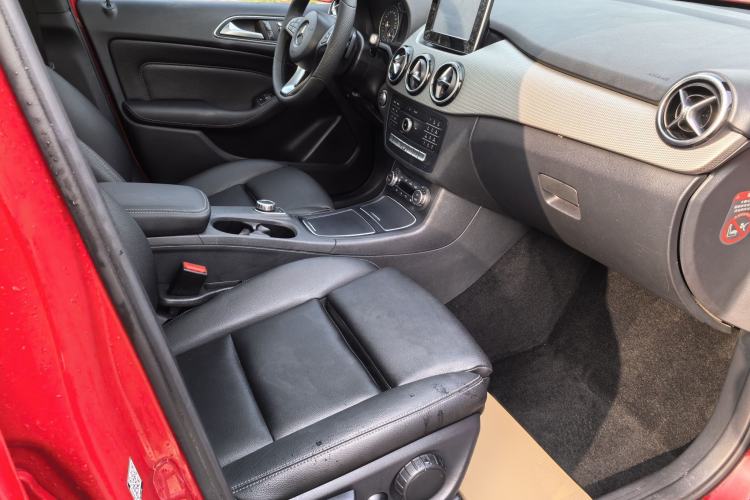 Used Mercedes-Benz B-Class 2015 B 200 Fashion Model Interior 10