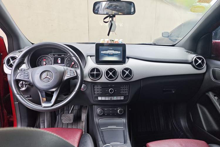 Used Mercedes-Benz B-Class 2015 B 200 Sport Edition Interior 2