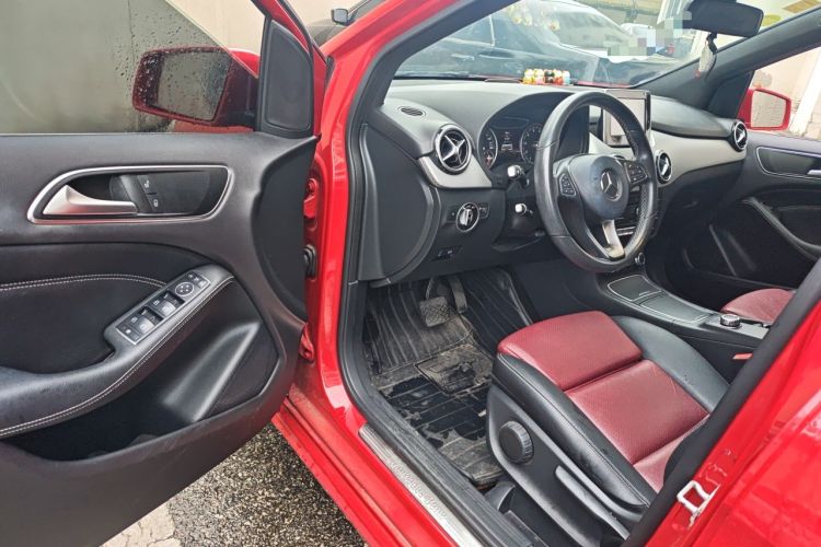 Used Mercedes-Benz B-Class 2015 B 200 Sport Edition Interior 3