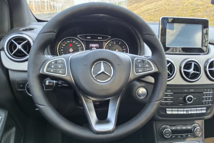 Used Mercedes-Benz B-Class 2015 B 200 Fashion Model Interior 6