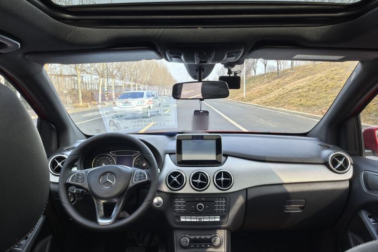 Used Mercedes-Benz B-Class 2015 B 200 Fashion Model Interior 9