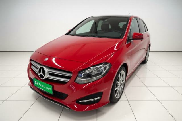 Ojetý Mercedes-Benz B-Class 2015 B 200 Sport Edition