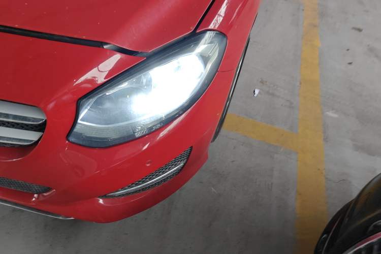 Used Mercedes-Benz B-Class 2015 B 200 Sport Edition Left Front Headlight