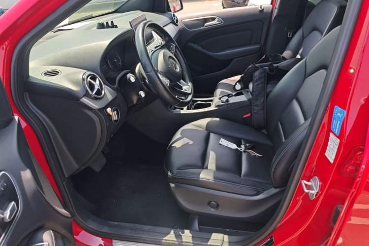 Used Mercedes-Benz B-Class 2015 B 200 Luxury Model Left Front Seat
