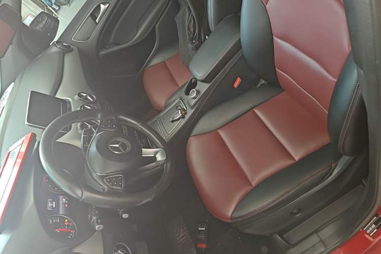 Used Mercedes-Benz B-Class 2015 B 200 Fashion Model Left Front Seat