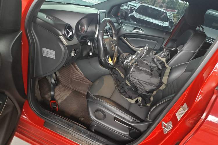 Used Mercedes-Benz B-Class 2015 B 200 Sport Edition Left Front Seat