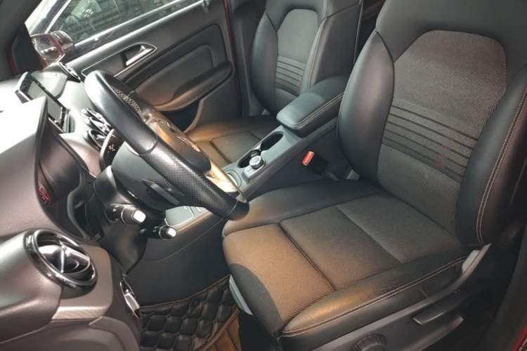 Used Mercedes-Benz B-Class 2015 B 200 Sport Edition Left Front Seat
