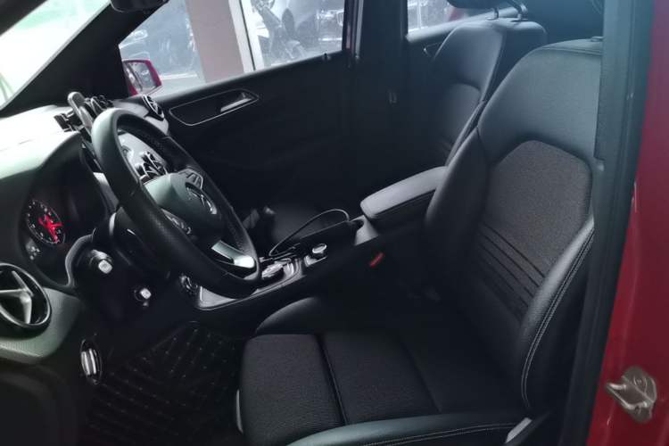 Used Mercedes-Benz B-Class 2015 B 200 Sport Edition Left Front Seat