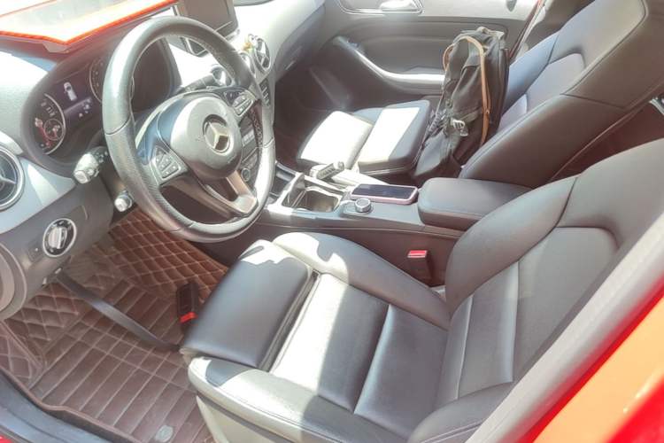 Used Mercedes-Benz B-Class 2015 B 200 Fashion Model Left Front Seat