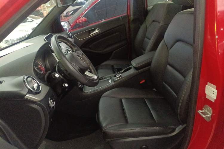 Used Mercedes-Benz B-Class 2015 B 200 Fashion Model Left Front Seat