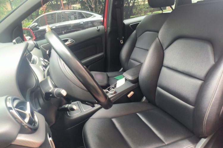 Used Mercedes-Benz B-Class 2015 B 200 Fashion Model Left Front Seat