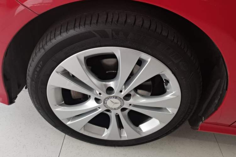 Used Mercedes-Benz B-Class 2015 B 200 Fashion Model Left Front Wheel Hub