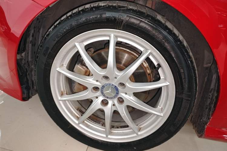 Used Mercedes-Benz B-Class 2015 B 200 Sport Edition Left Front Wheel Hub