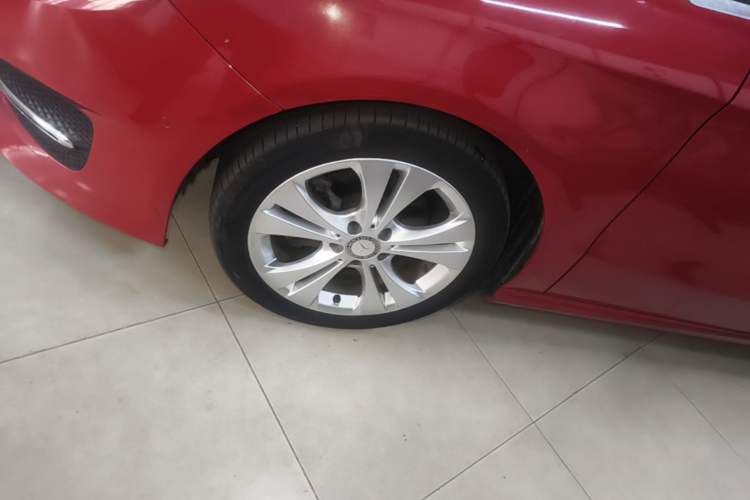Used Mercedes-Benz B-Class 2015 B 200 Fashion Model Left Front Wheel Hub