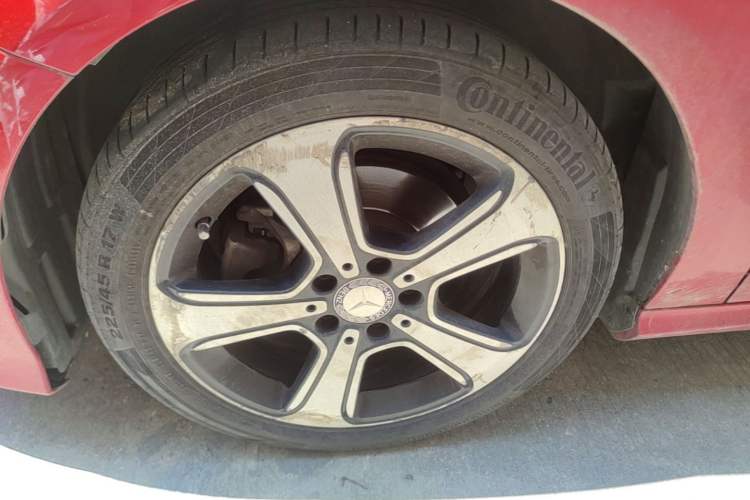 Used Mercedes-Benz B-Class 2015 B 200 Fashion Model Left Front Wheel Hub