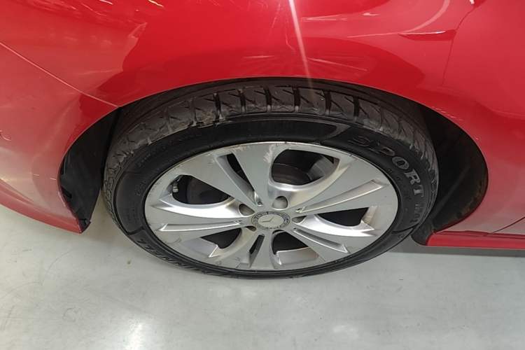 Used Mercedes-Benz B-Class 2015 B 200 Sport Edition Left Front Wheel Hub
