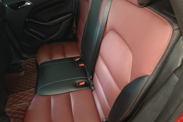 Used Mercedes-Benz B-Class 2015 B 200 Fashion Model Left Rear Seat