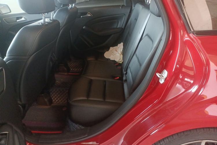 Used Mercedes-Benz B-Class 2015 B 200 Luxury Model Left Rear Seat