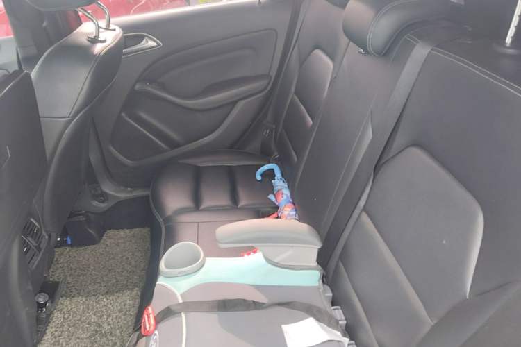 Used Mercedes-Benz B-Class 2015 B 200 Fashion Model Left Rear Seat