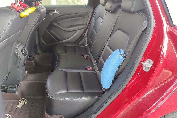 Used Mercedes-Benz B-Class 2015 B 200 Fashion Model Left Rear Seat