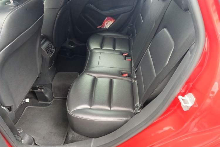 Used Mercedes-Benz B-Class 2015 B 200 Fashion Model Left Rear Seat