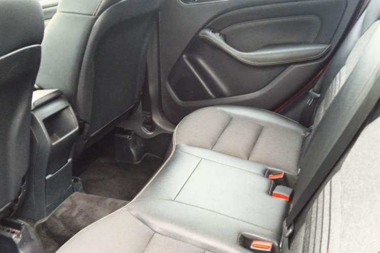 Used Mercedes-Benz B-Class 2015 B 200 Sport Edition Left Rear Seat